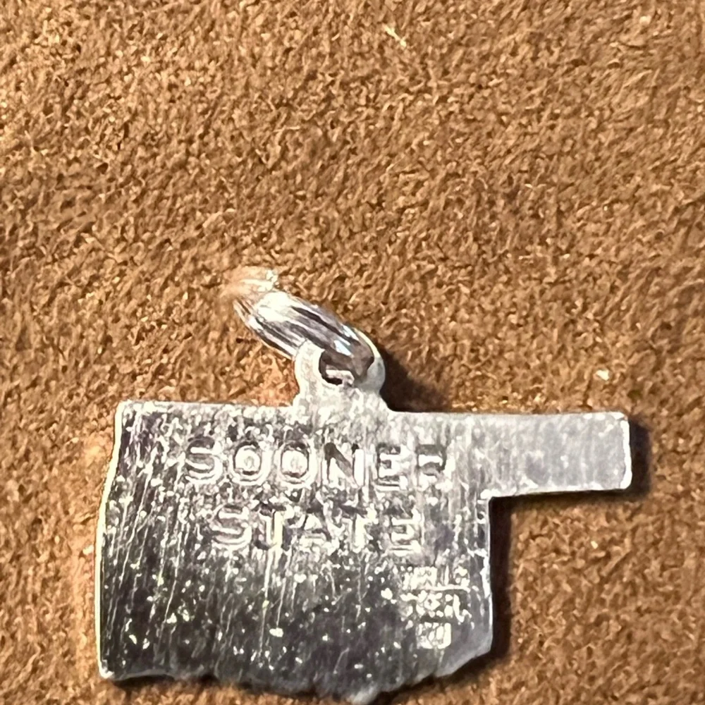 Oklahoma State Outline Silver Charm Pendant - Unbranded